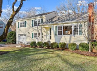 24 Midbrook Ln, Old Greenwich, CT 06870