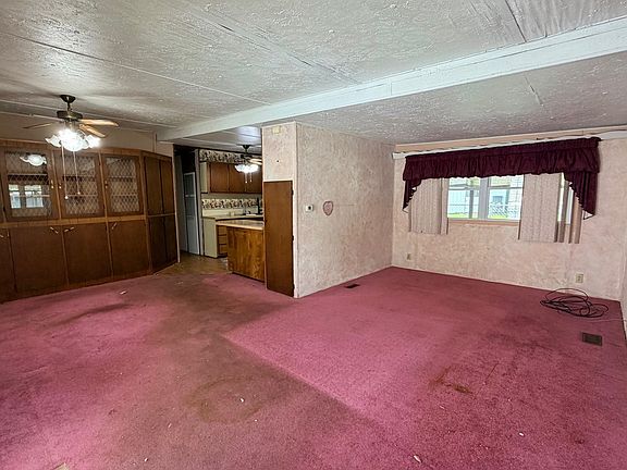 2nd image of 981 Benedict Ave