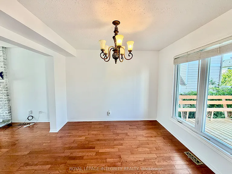 1039 Karsh Dr — Photo 10