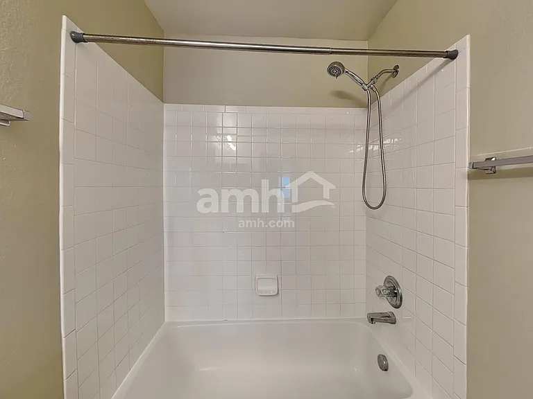 13725 Kearney St — Photo 28