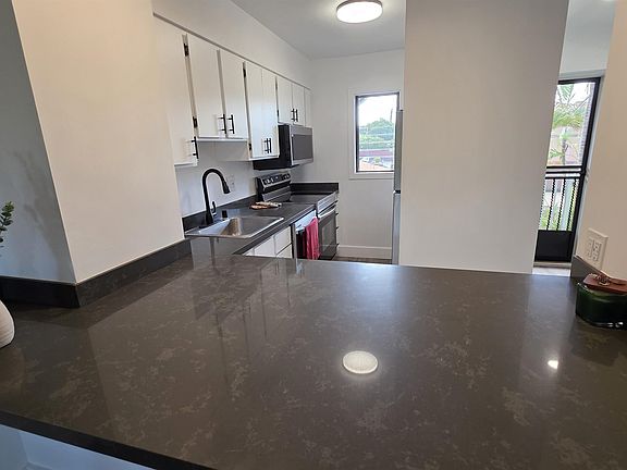 2nd image of 3788 Lower Honoapiilani Rd APT A210