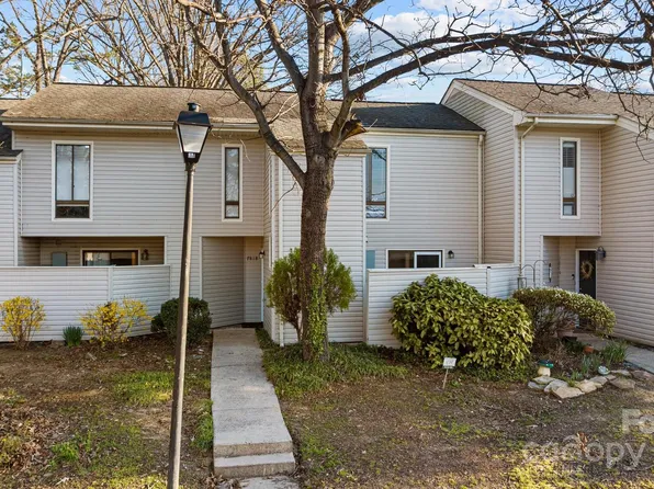 7818 Hummingbird Ln, Charlotte, NC 28212