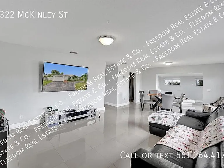 3322 McKinley St — Photo 2