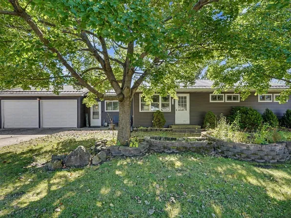 536 8th St SW, Oelwein, IA 50662