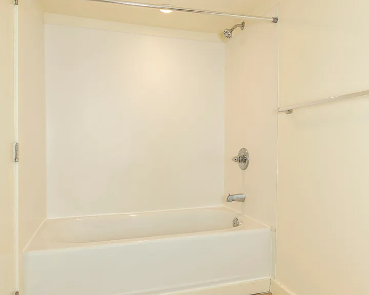 Evanston Apartments - Located on the north side of Fremont — Photo 42