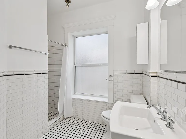 CENTER VIEW APARTMENTS- LIVE YOUR BEST LIFE HERE! — Photo 59
