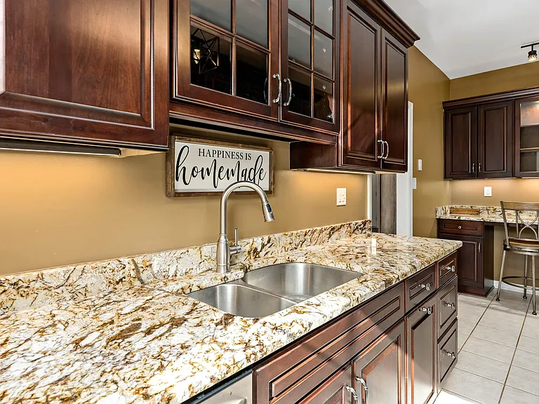 203 Boxwood Ct — Photo 14