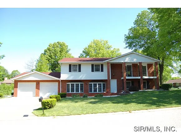 29 Spring Brook Dr photo 1