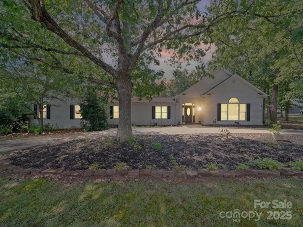 7402 Cunningham Ln, Indian Trail, NC 28079
