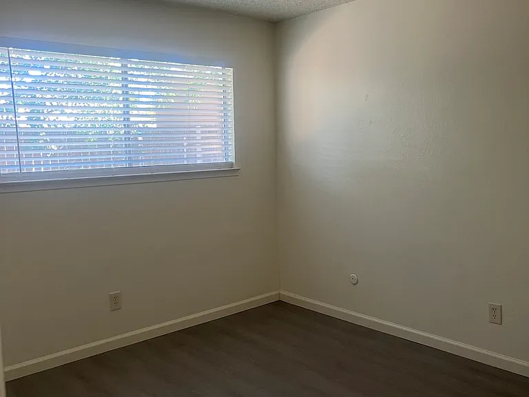3355 W Indianapolis Ave — Photo 13