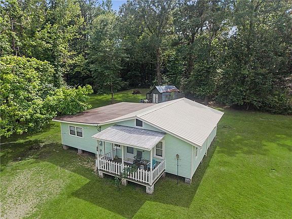 3rd image of 23079 Peterson Rd