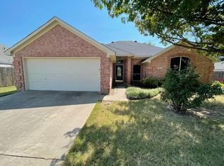 602 Roundabout Dr, Midlothian, TX 76065