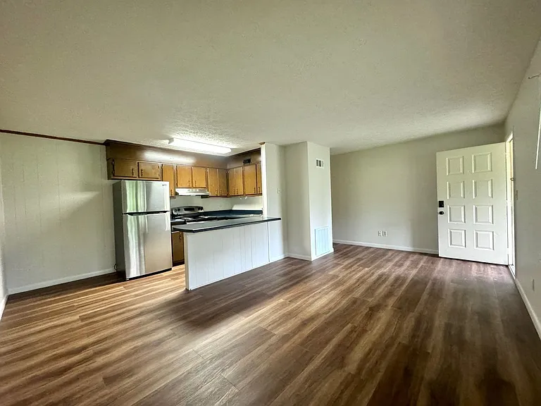 400 Cranbrook Ave SE #1 — Photo 5