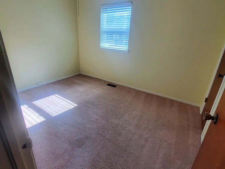 Circle Dr — Photo 3
