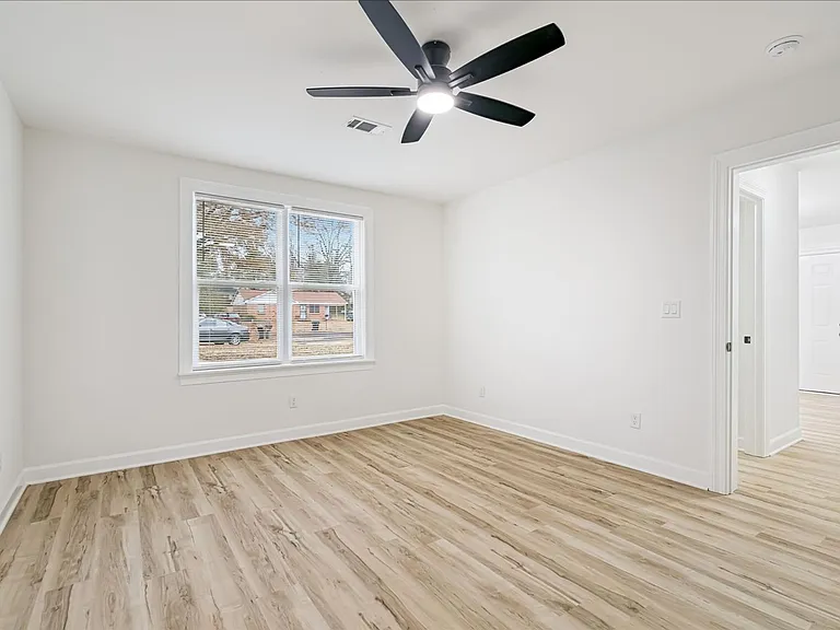 825 N 7th St — Photo 13