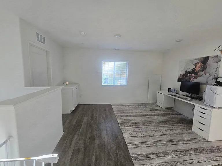 1231 Memorial Ave — Photo 21