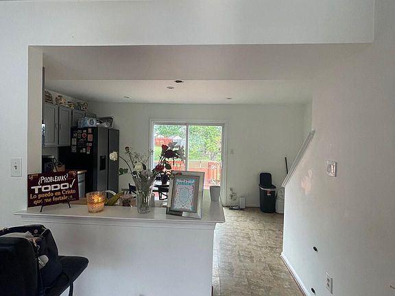 3rd image of 3078 Antrim Cir