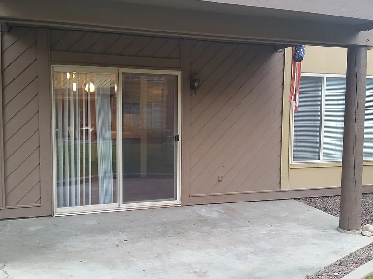 Cedars Apartments — Photo 7