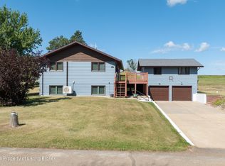 901 Adams Dr, Killdeer, ND 58640