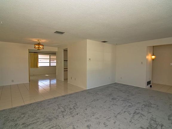 4th image of 156 Sunshine Dr