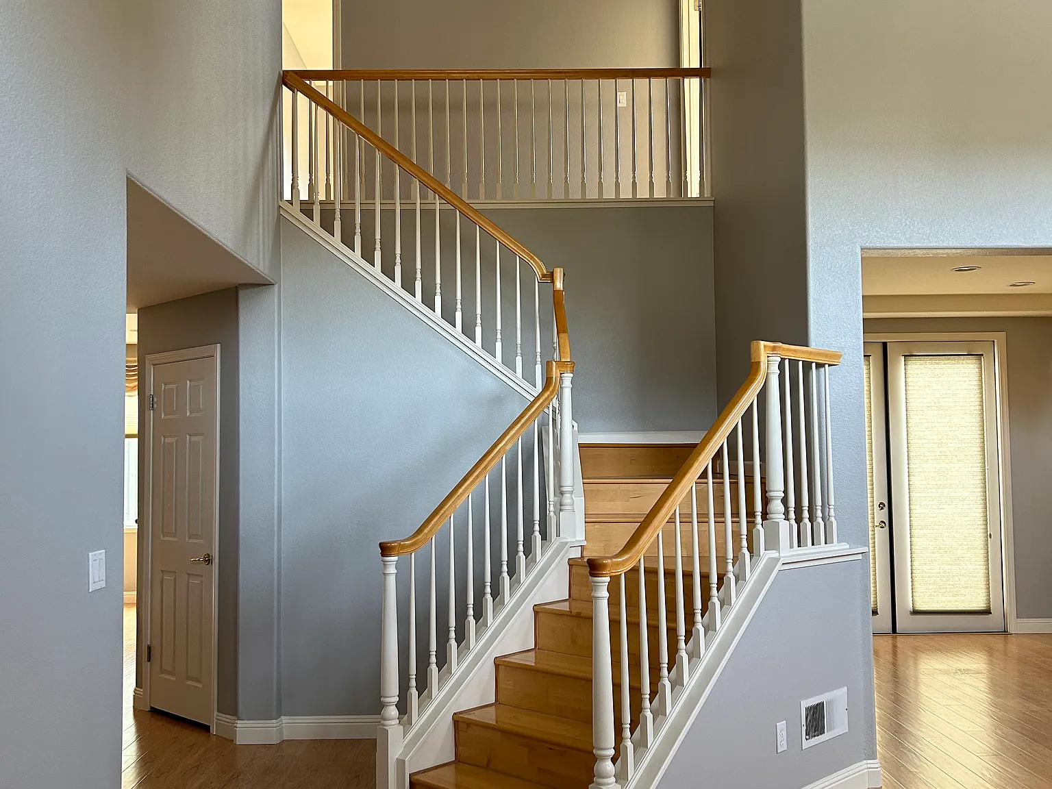 4 bed, 2.5 bath, 2341 sqft, $6,000 — Photo 3
