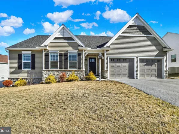1703 Fountain Rock Dr, Dover, PA 17315