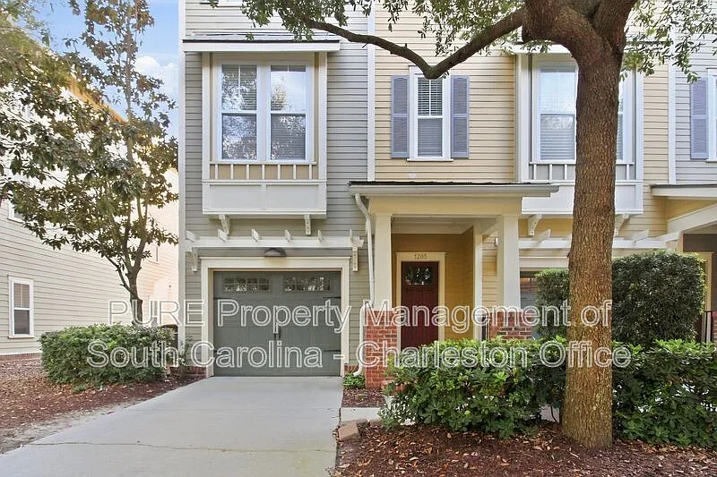 3 bed, 2.5 bath, 2449 sqft, $3,099 — Photo 1