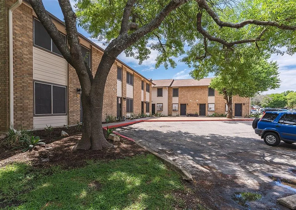 1207 Southport Dr #108