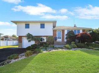 1 Roxbury Ave, Plainview, NY 11803