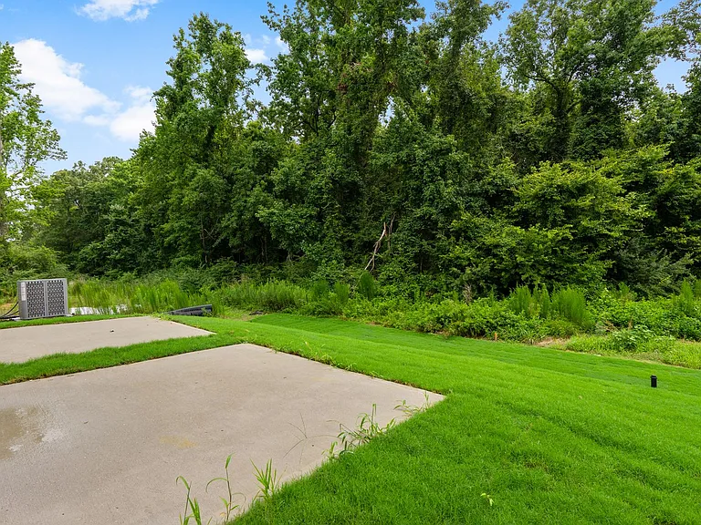 329 W Saltgrass Ln — Photo 16