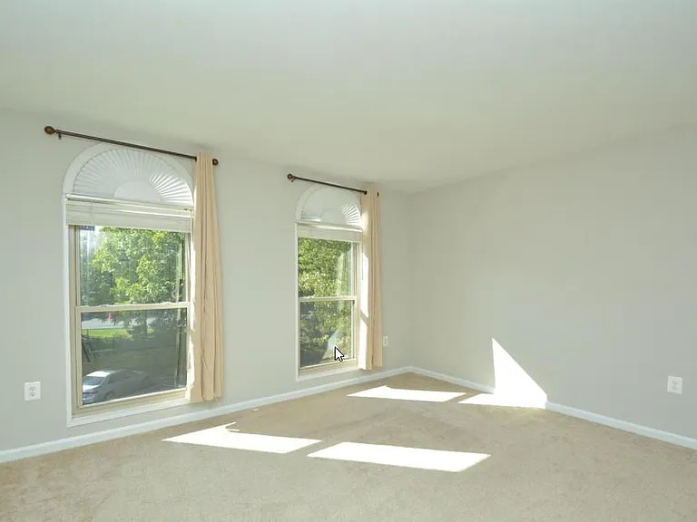 27 Canterbury Sq #301 — Photo 3