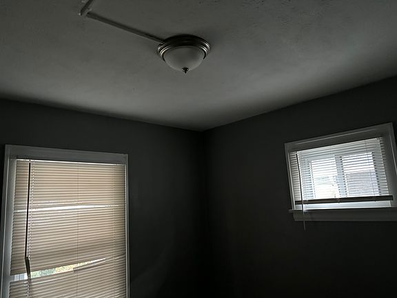 2nd image of 4001 E 144th St #Up
