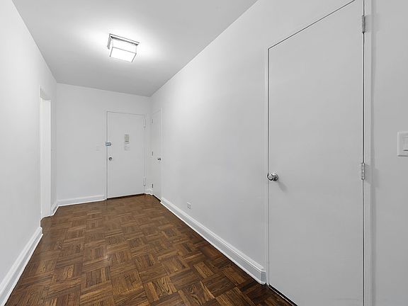 5th image of 215 E 68th St APT 4ZZ