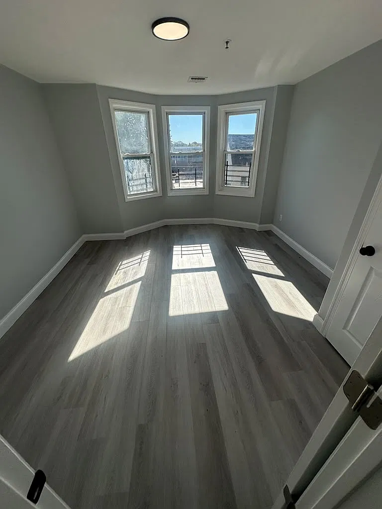 4 bed, $2,250 — Photo 4