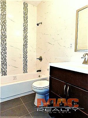 5th image of 3040 44th St APT 1R