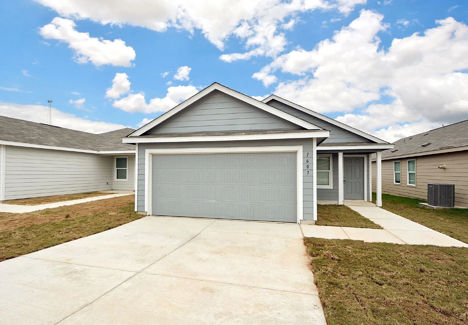 4 bed, 2.0 bath, 1627 sqft, $1,595 — Photo 1