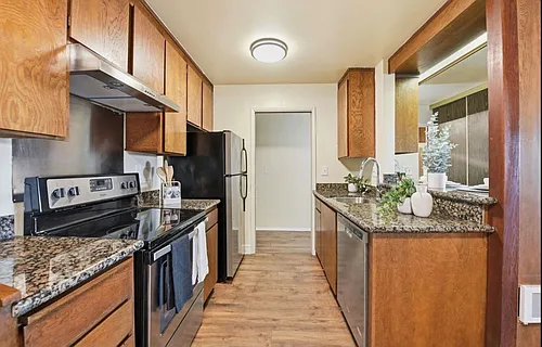 303 Adams St #301 Photo 1