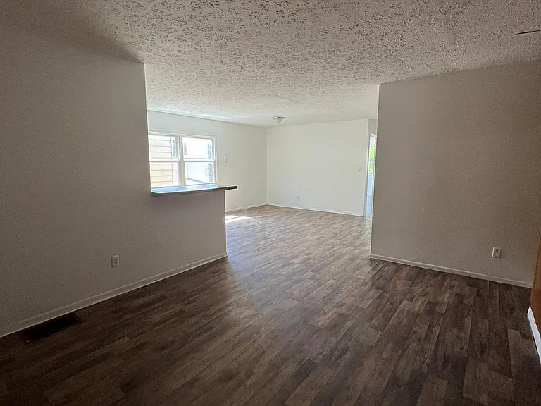 6011 Vine St #2 — Photo 11