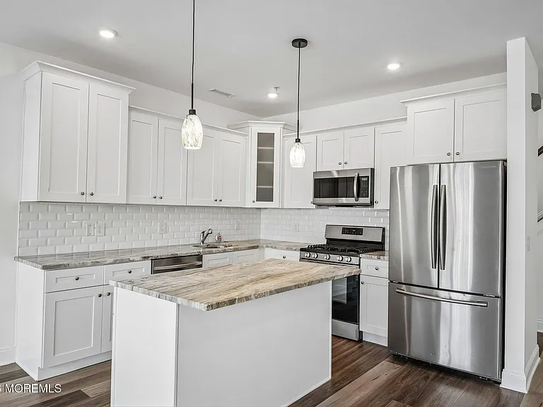 16 Emily Ct — Photo 13