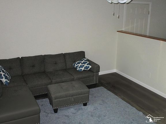 4th image of 11291 Townsend Rd