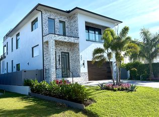 587 93rd Ave N #1, Naples, FL 34108