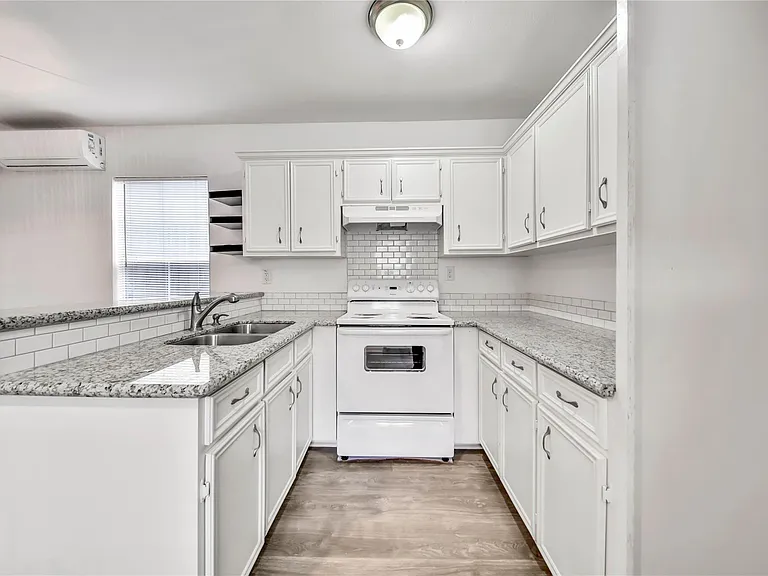 1710 Shelby St #A — Photo 5