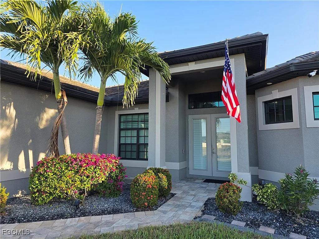 3 bed, 3.0 bath, 2219 sqft, $6,500 — Photo 3
