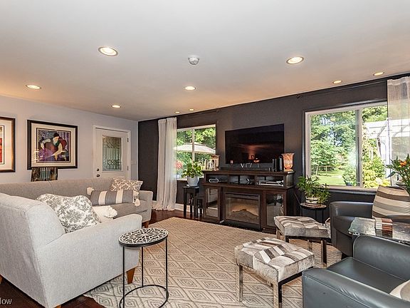 4th image of 8029 Mentor Ave