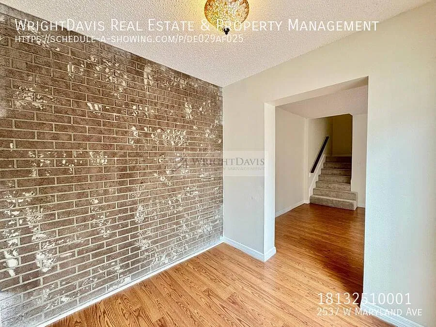 Stunning 2/2 in South Tampa! — Photo 4
