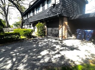 2617 Summit Ave, Highland Park, IL 60035