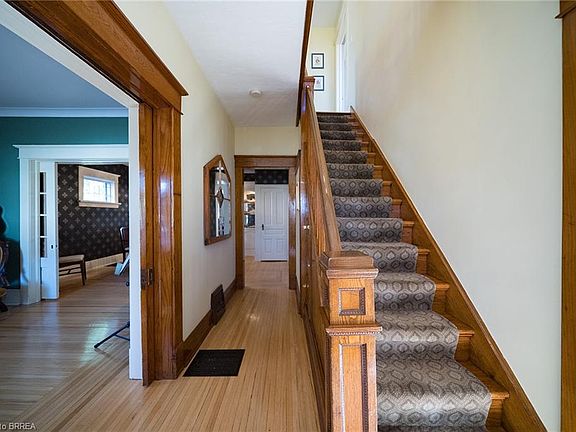 5th image of 75 Walnut St
