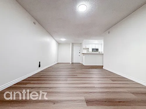 9011 Tobias Ave #B140 Photo 1 9011 Tobias Ave #B140 Photo 1