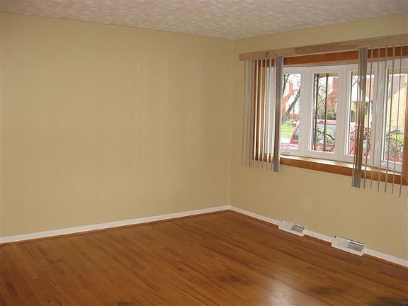3rd image of 9311 Comstock Dr