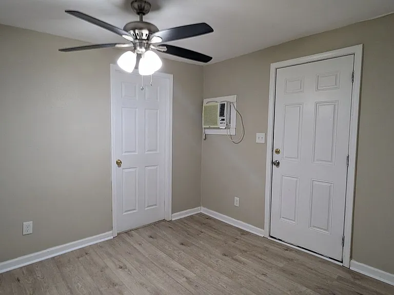 204 Brigadier St — Photo 7